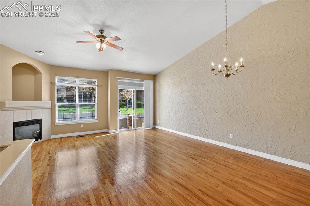 Image 9 of 32: Living Room