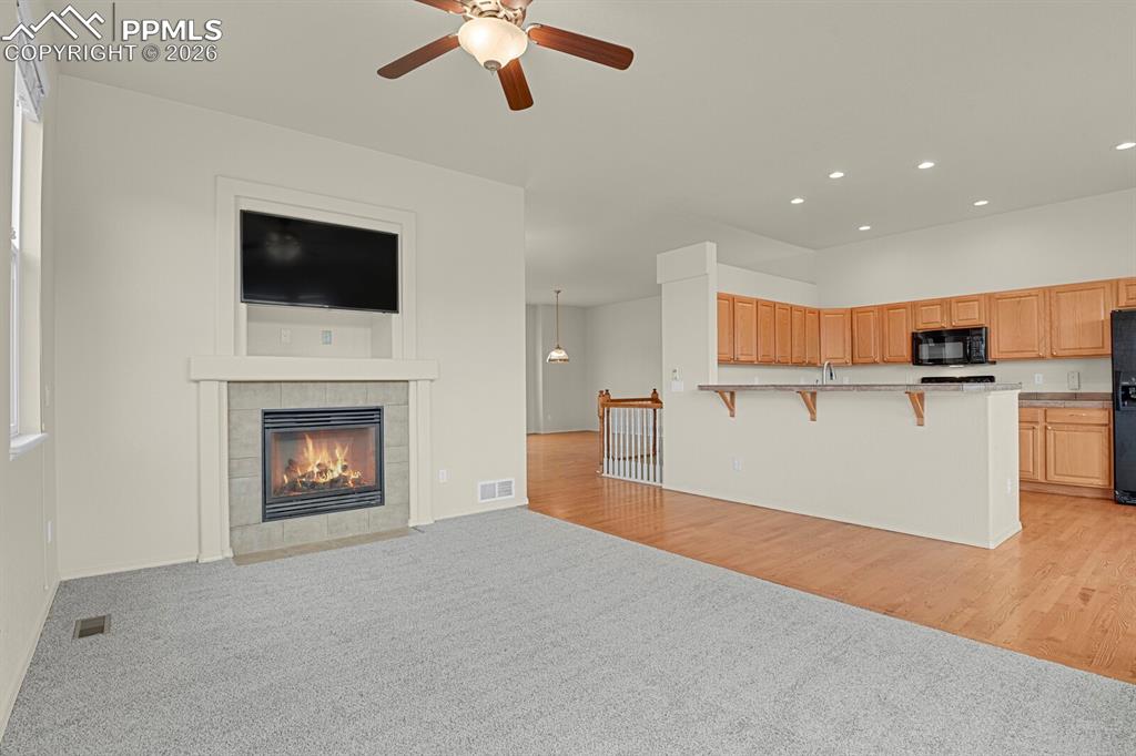 Image 12 of 36: Living Room