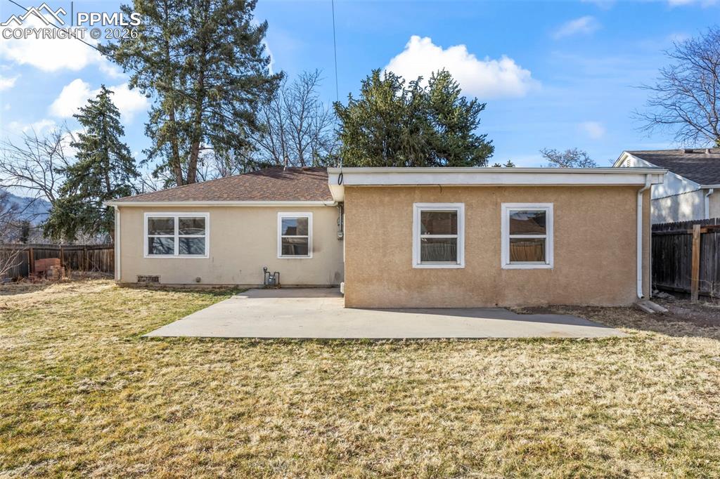 Image 24 of 29: Back of Structure