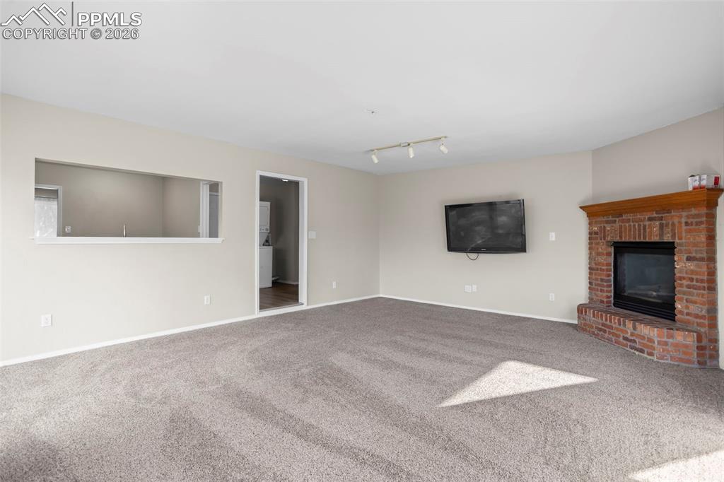 Image 8 of 20: Living Room