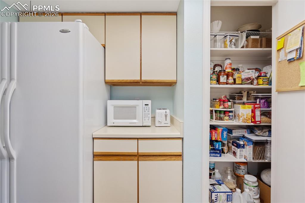 Image 20 of 34: Pantry