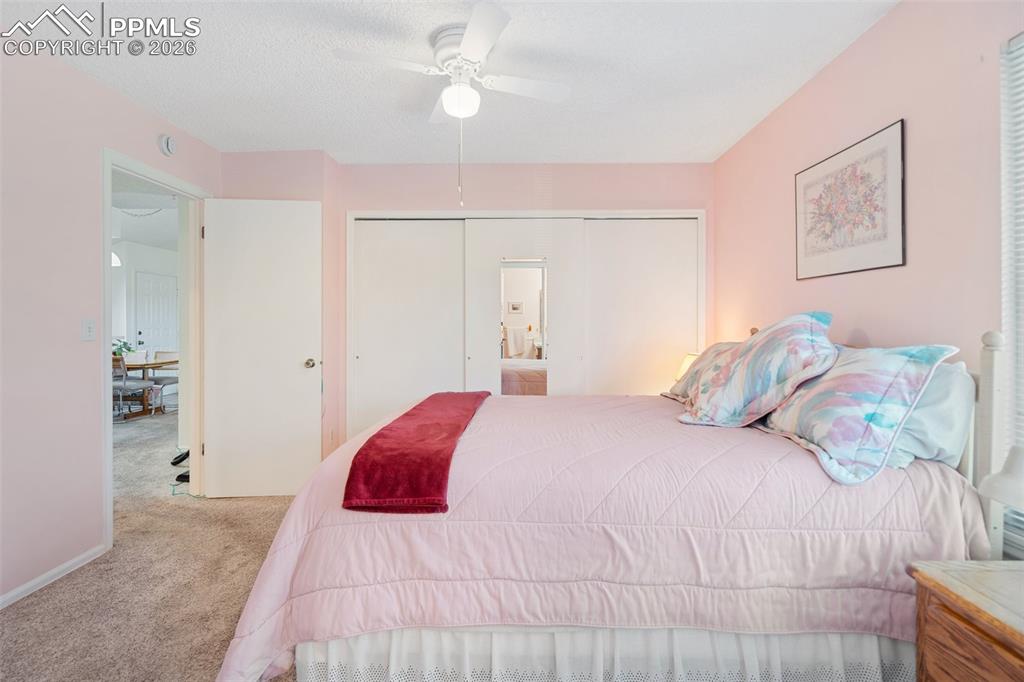 Image 21 of 34: Bedroom