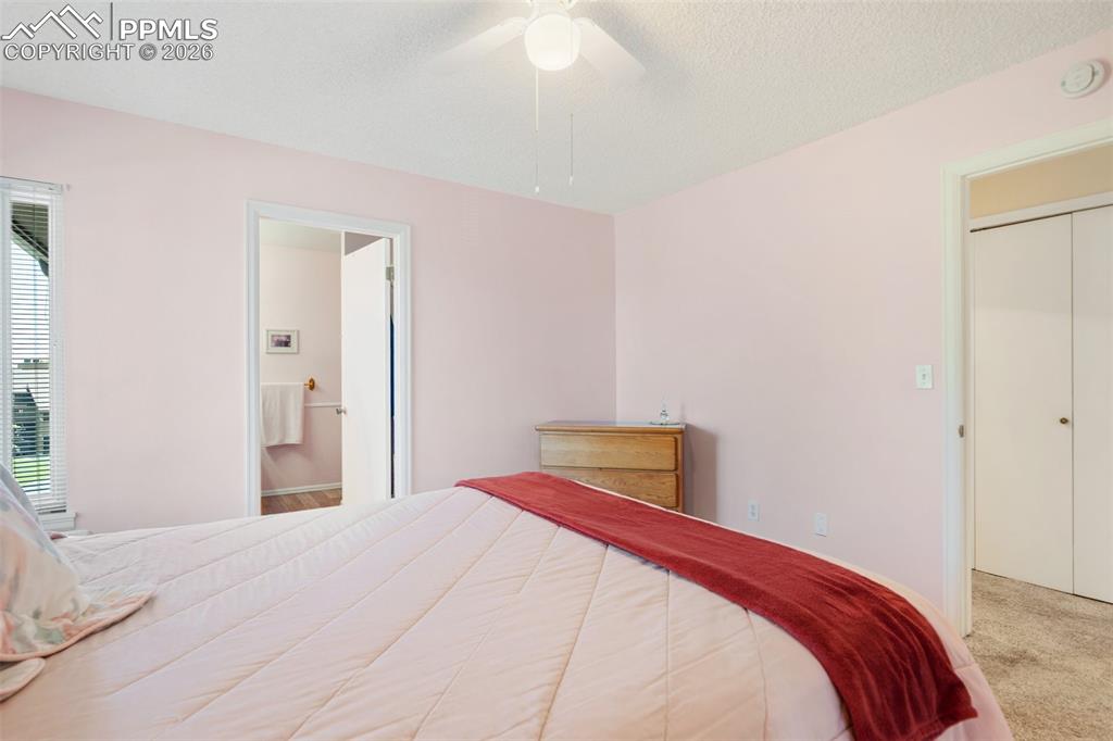 Image 23 of 34: Bedroom