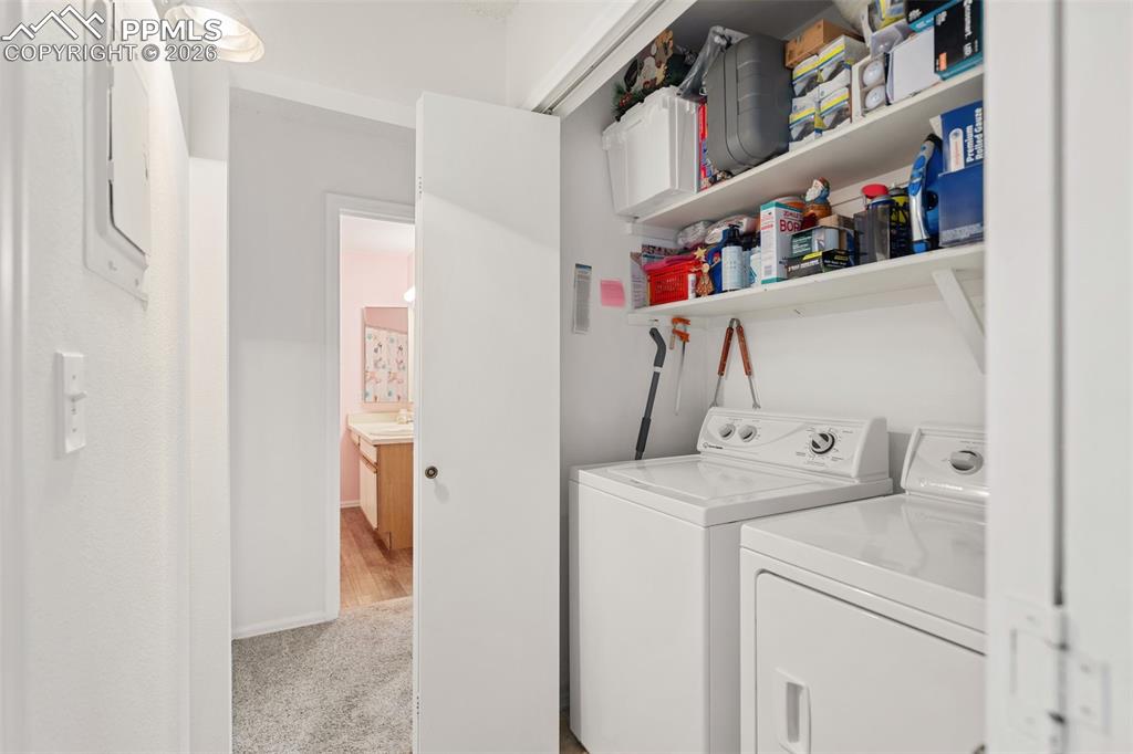 Image 28 of 34: Laundry