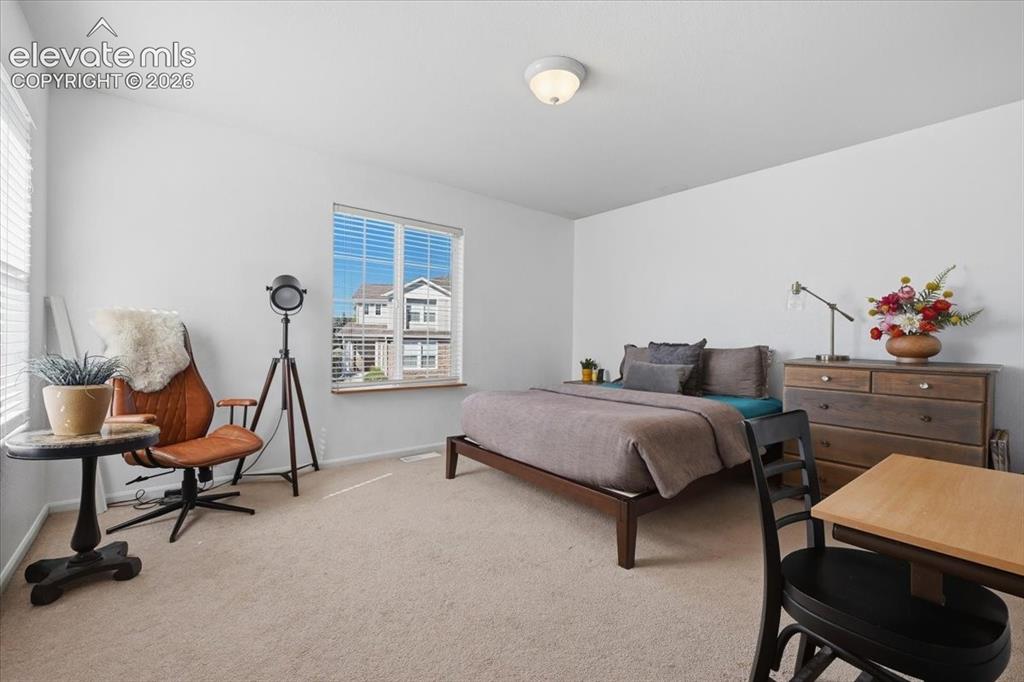 Image 15 of 21: Bedroom