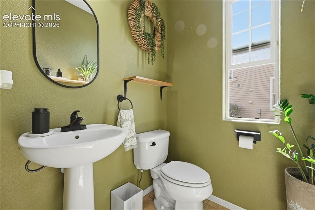Image 17 of 21: Bathroom