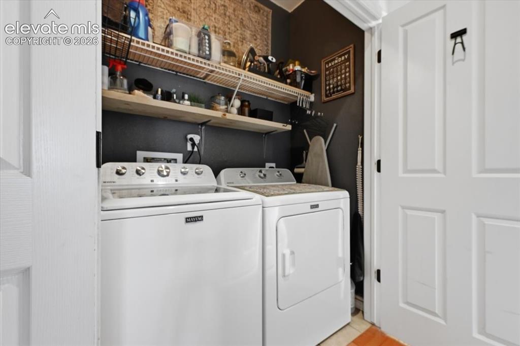 Image 18 of 21: Laundry