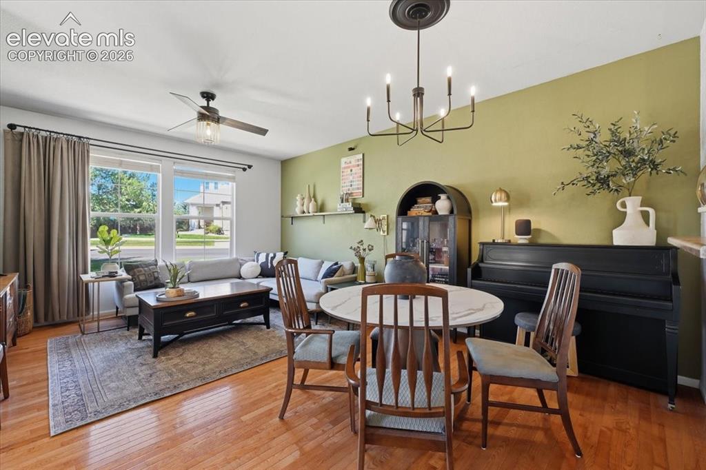Image 6 of 21: Dining Area