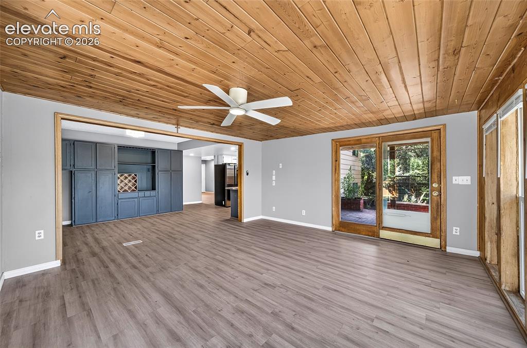 Image 12 of 39: Living Room
