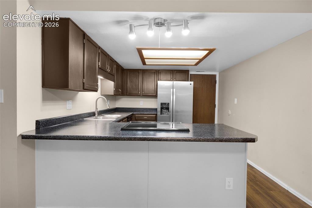 Image 12 of 33: Kitchen