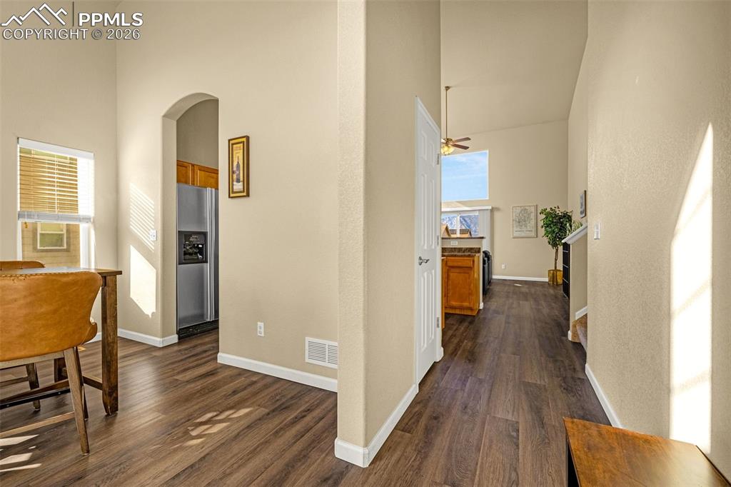 Image 3 of 50: Entry