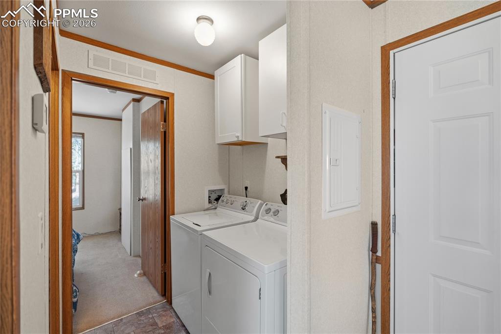 Image 7 of 15: Laundry