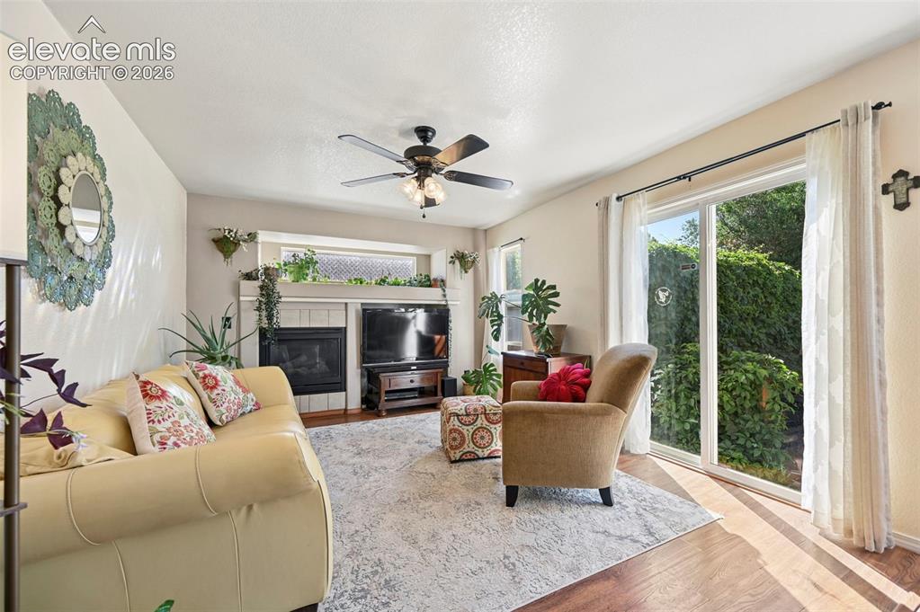 Image 11 of 50: Living Room