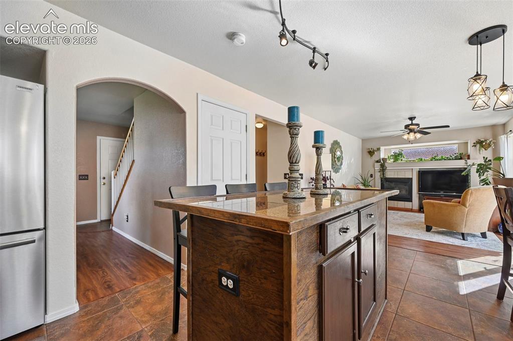 Image 9 of 50: Kitchen