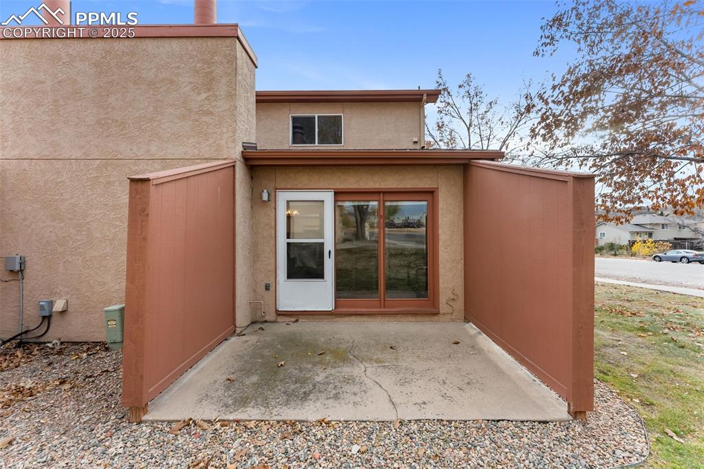 Image 23 of 30: Back of Structure