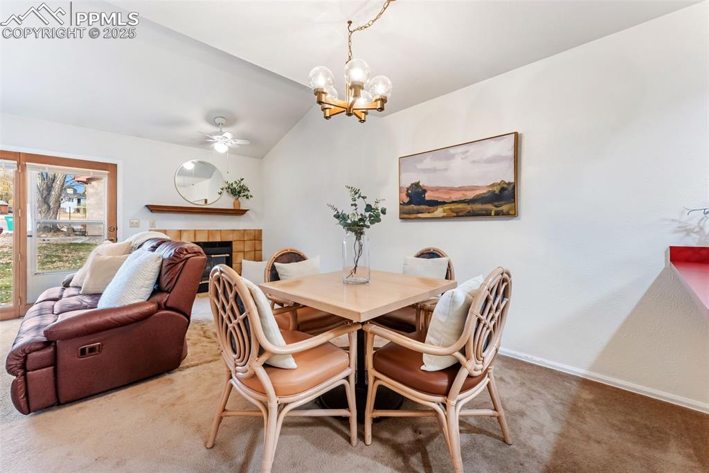 Image 7 of 30: Dining Area