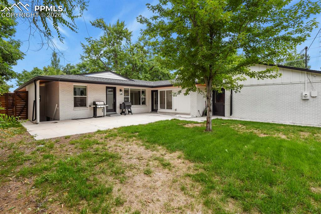 Image 43 of 48: Backyard 