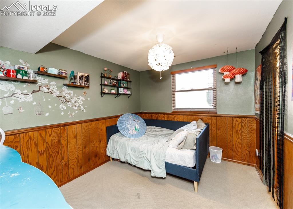 Image 30 of 47: Bedroom