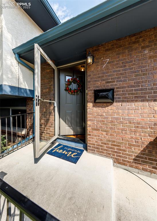 Image 5 of 47: Entry