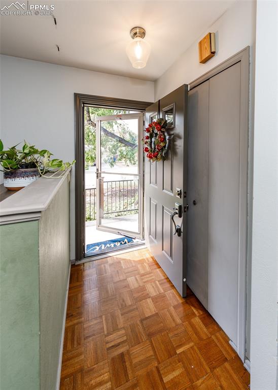 Image 6 of 47: Entry