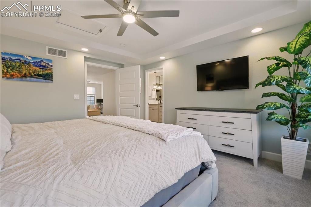 Image 25 of 42: Bedroom