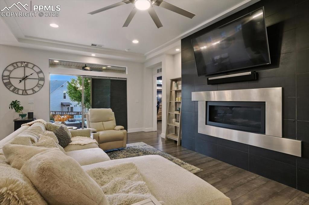 Image 7 of 42: Living Room