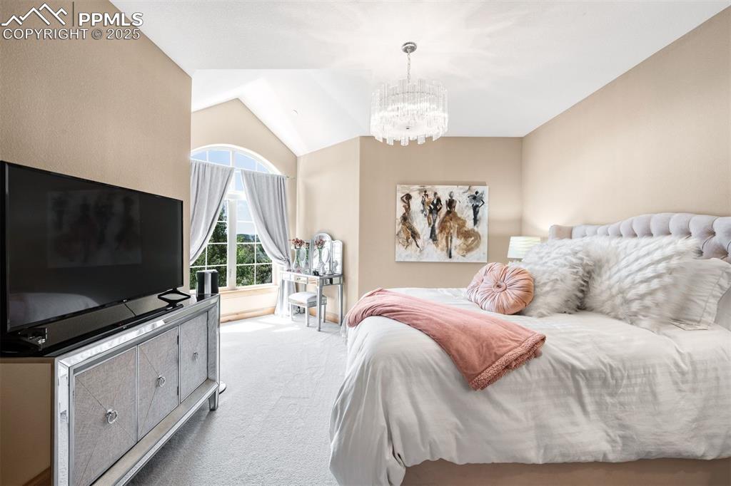 Image 26 of 47: Upstairs bedroom #2 has private en-suite & walk-in closet