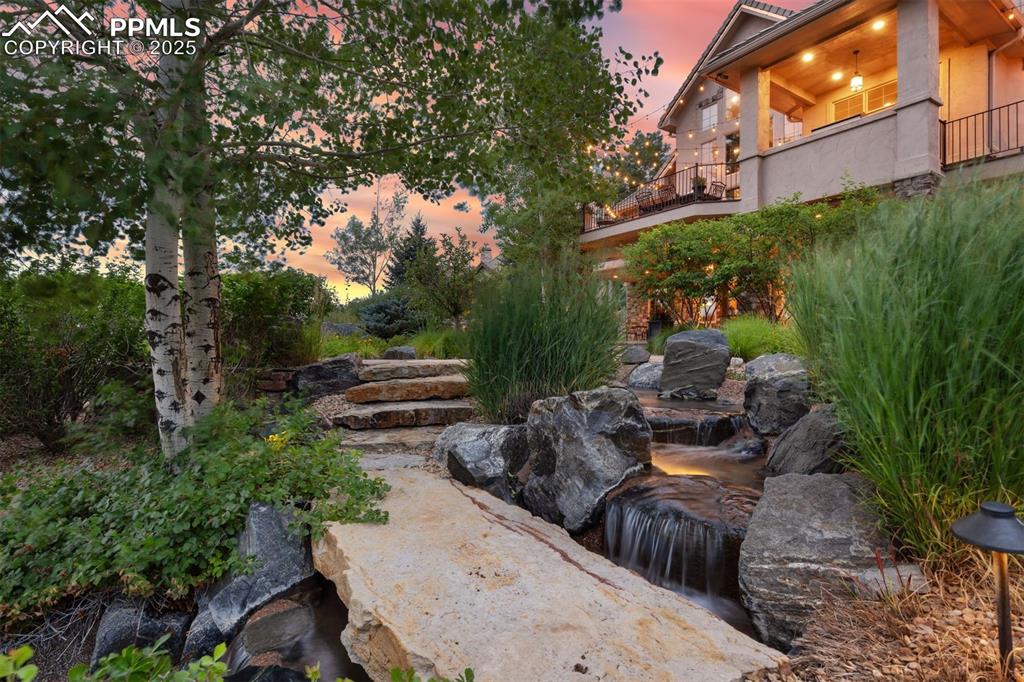 Image 39 of 47: This 1 acre private lot offers seclusion from neighboring homes. It sits pe