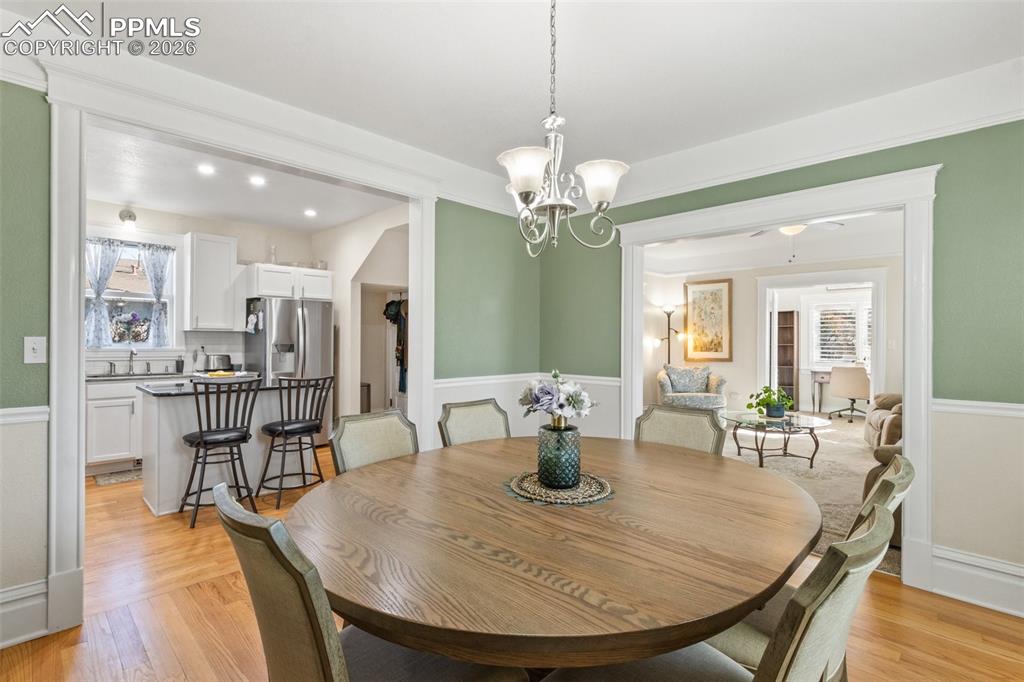 Image 10 of 38: Dining Area