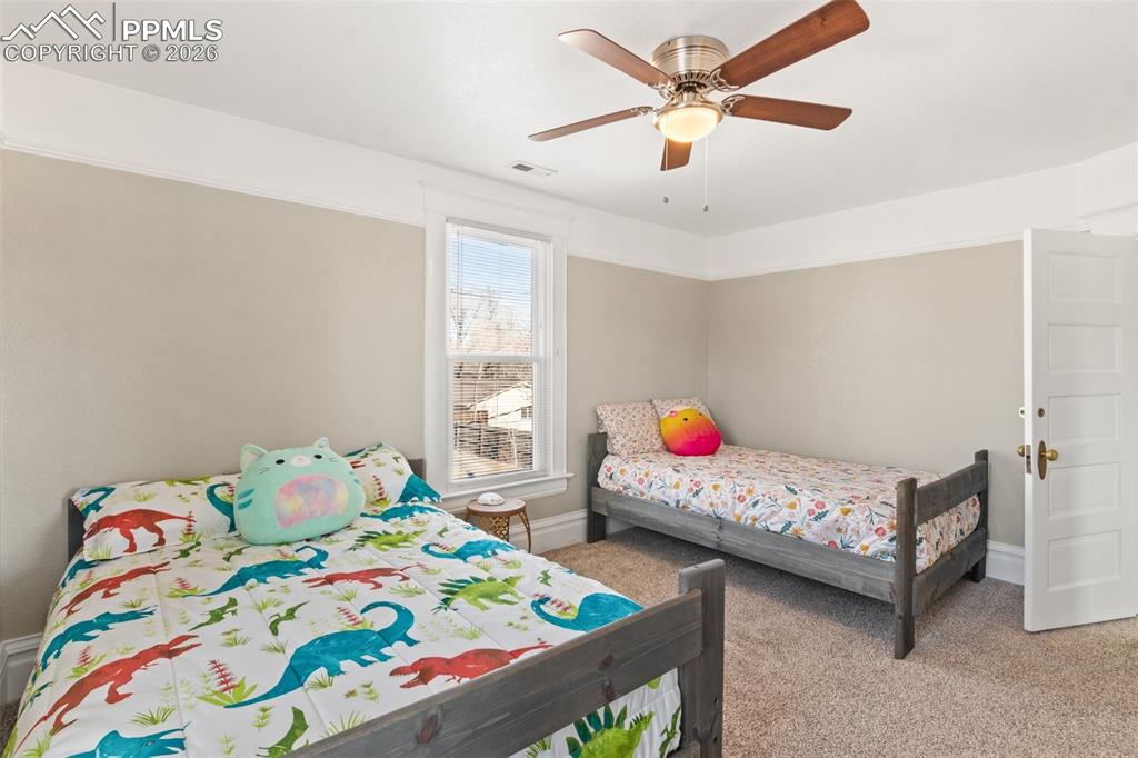 Image 26 of 38: Bedroom