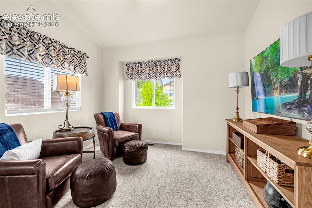Image 10 of 27: Dining Area