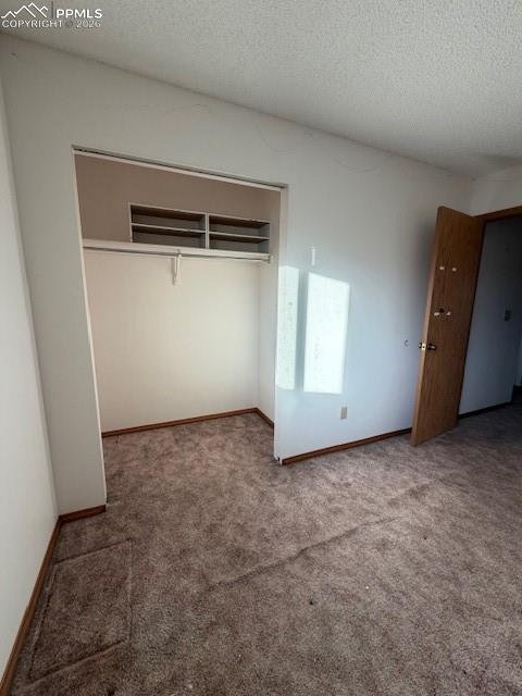 Image 8 of 12: Bedroom