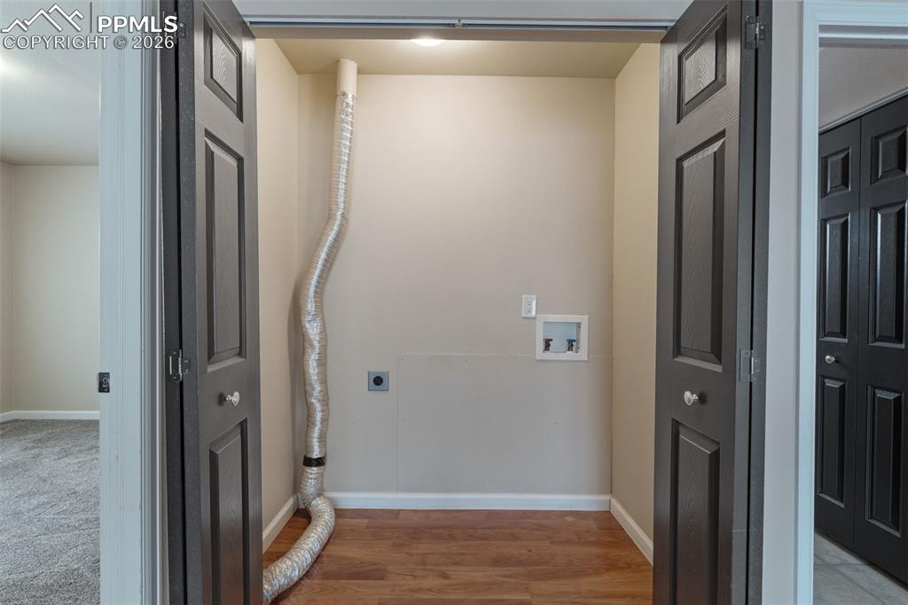 Image 27 of 33: Laundry