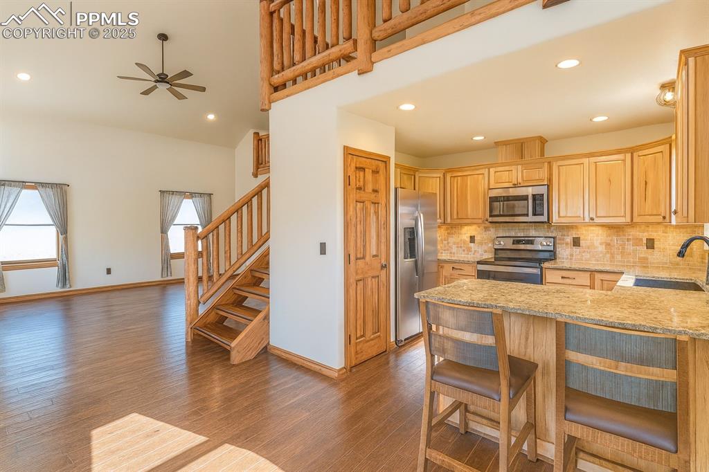 Image 11 of 42: Kitchen