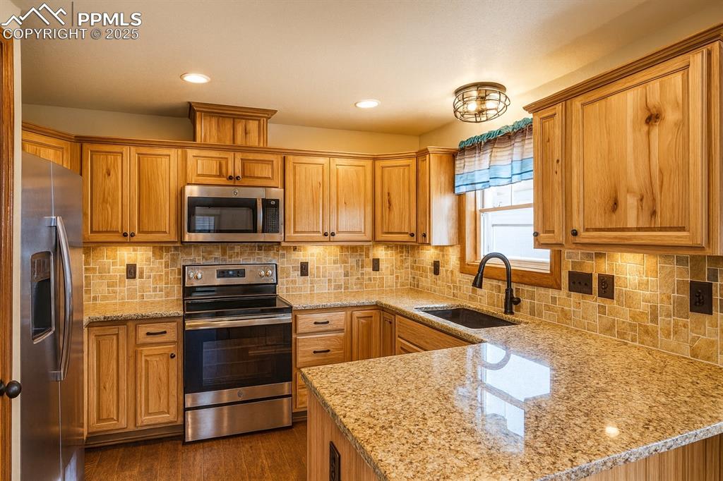 Image 12 of 42: Kitchen