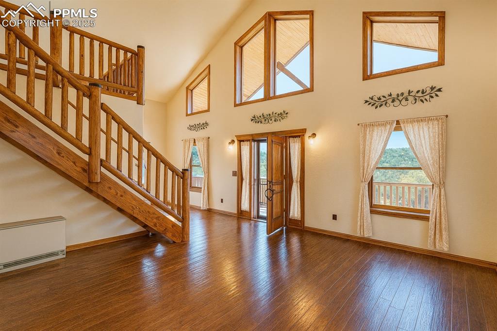 Image 9 of 42: Entry