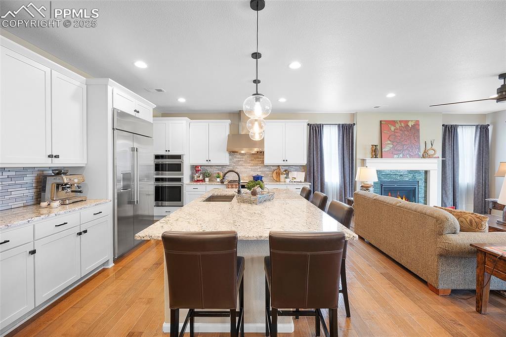 Image 11 of 48: Open floor plan