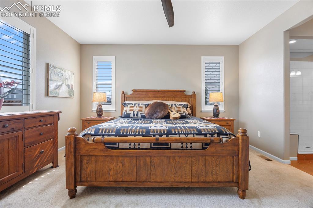 Image 19 of 48: Primary suit