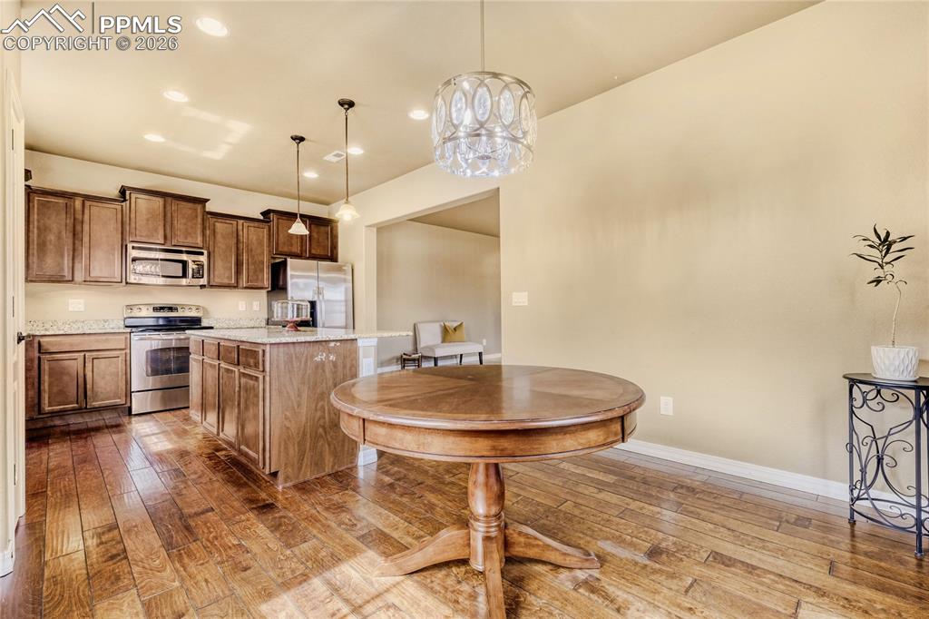 Image 10 of 34: Kitchen