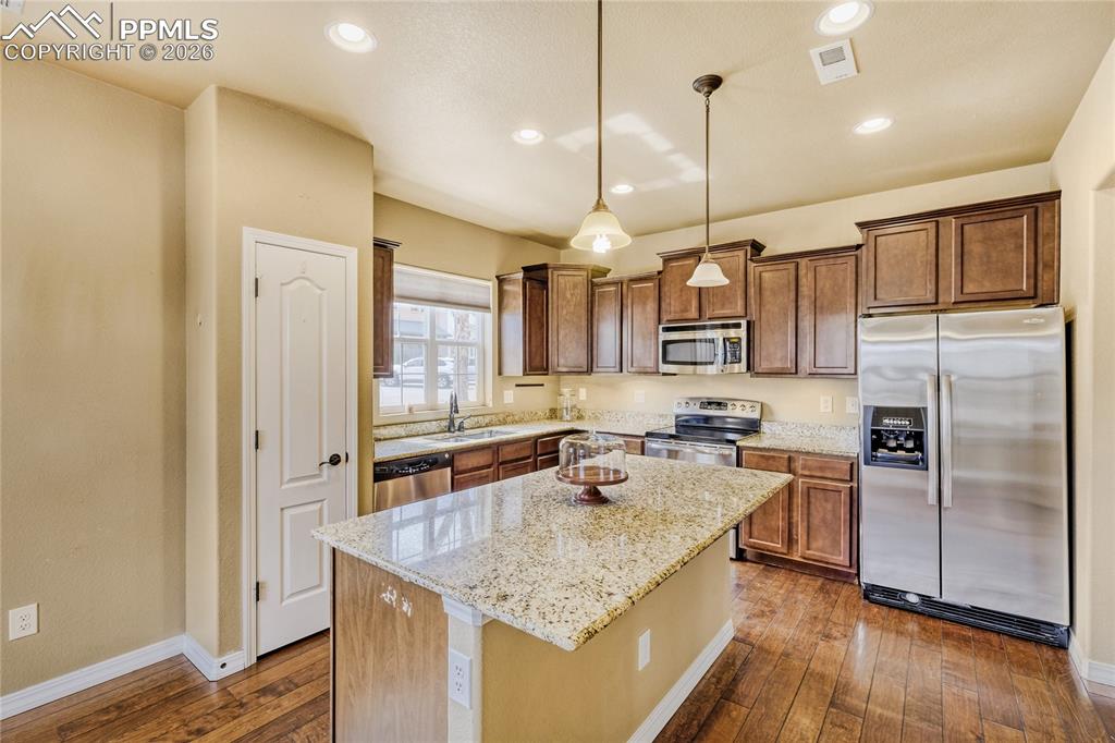 Image 12 of 34: Kitchen