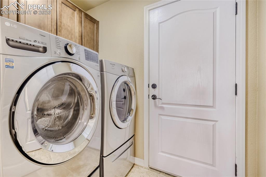 Image 26 of 34: Laundry