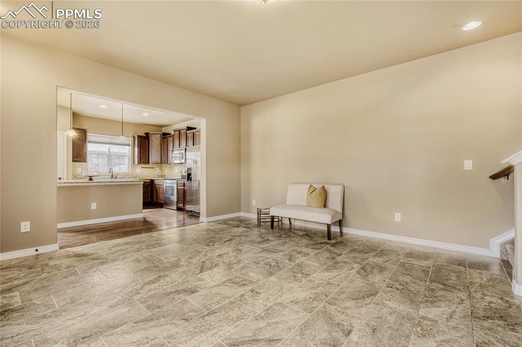 Image 5 of 34: Sitting Room