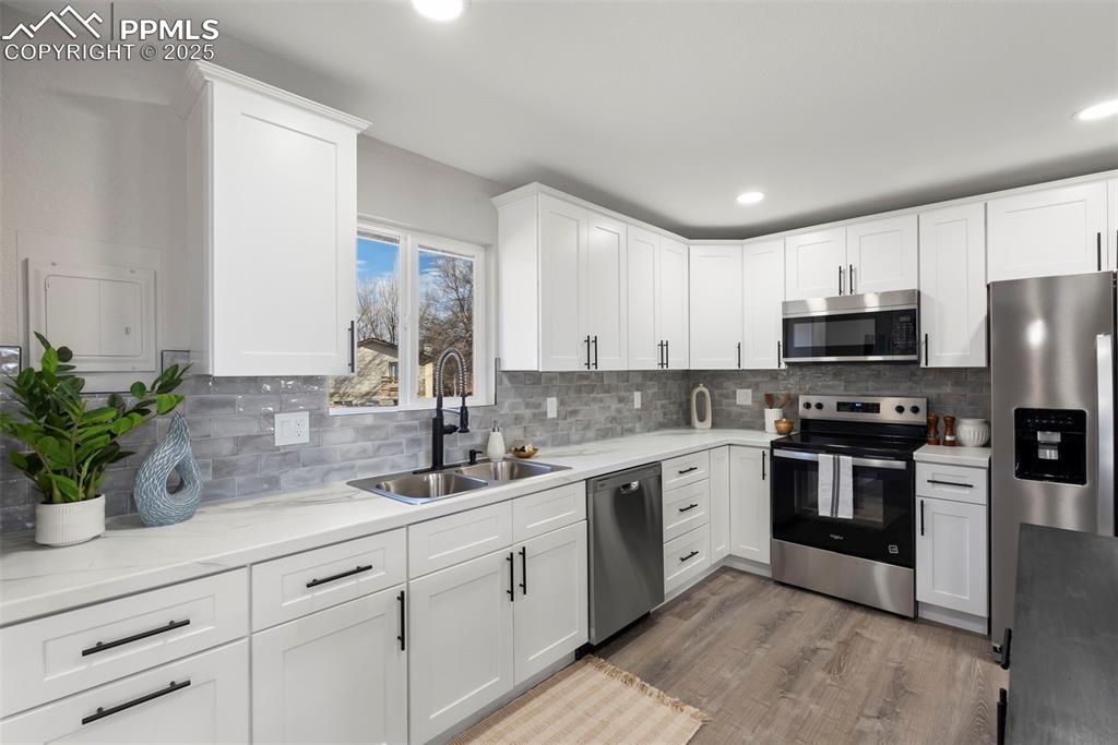 Image 11 of 44: Kitchen