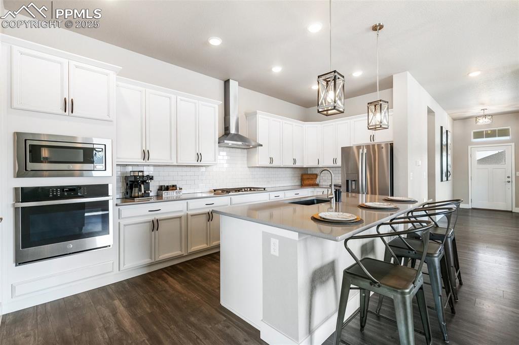 Image 11 of 39: Kitchen