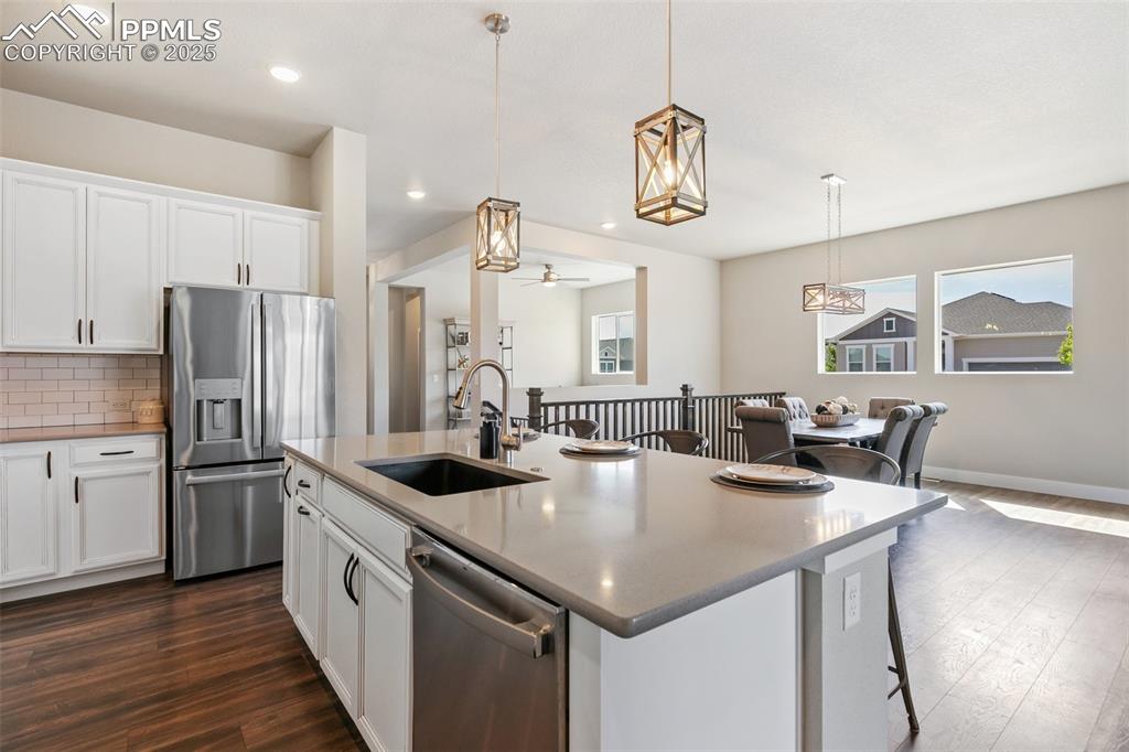 Image 15 of 39: Kitchen
