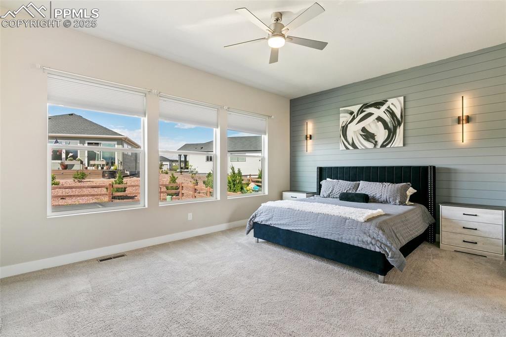 Image 19 of 39: Bedroom
