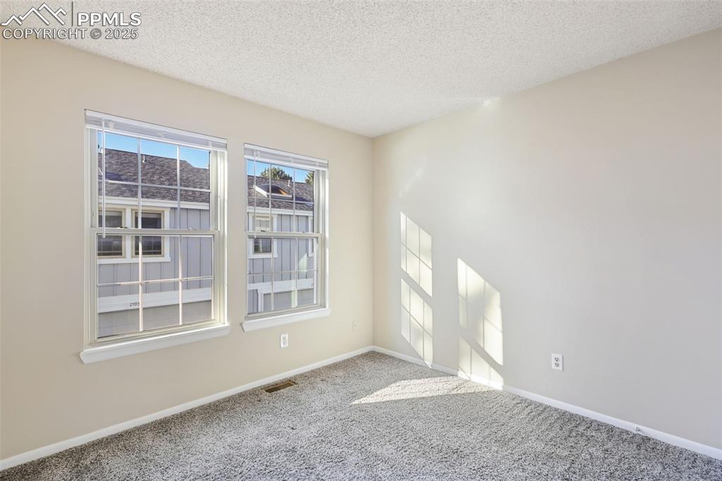 Image 12 of 39: En Suite Bath!