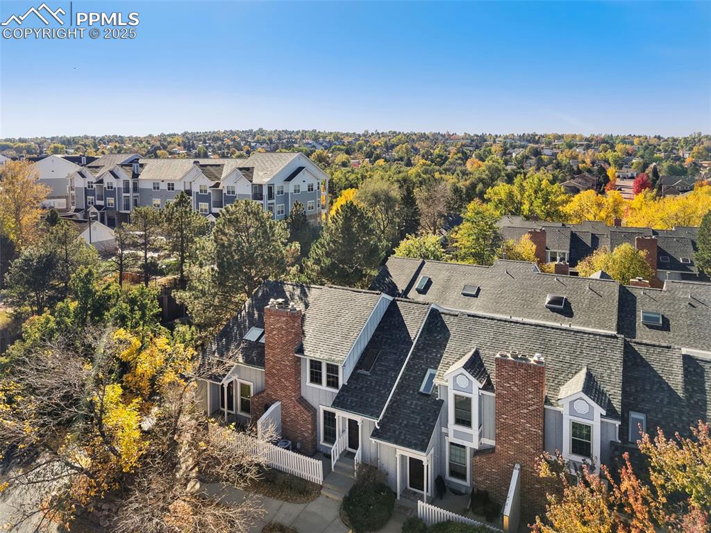 Image 33 of 39: Low Maintenance Living!