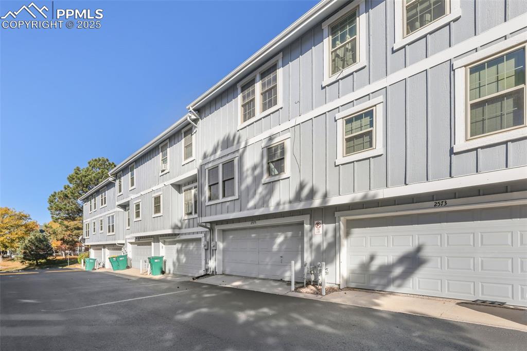 Image 35 of 39: Convenient Shelving in the Garage!