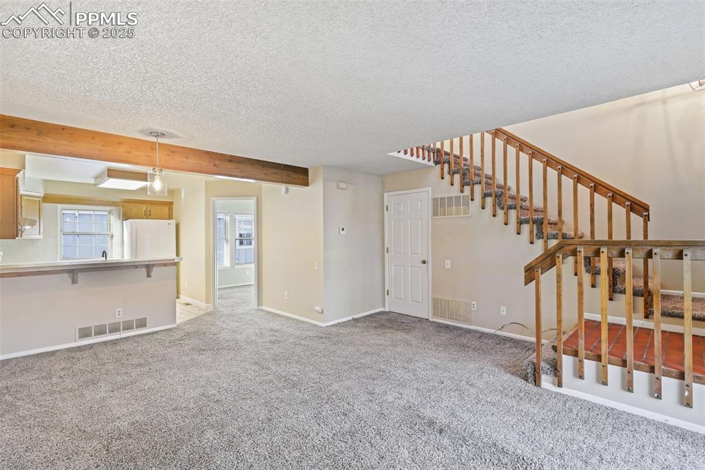 Image 6 of 39: Dining Area!